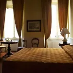 Relais Teatro Argentina 4*