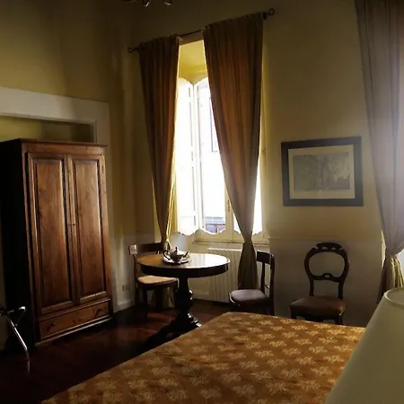 Relais Teatro Argentina Bed and Breakfast 2*