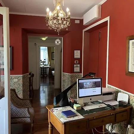 Relais Teatro Argentina Bed and Breakfast 2*