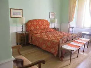 Relais Teatro Argentina Bed and Breakfast 2*
