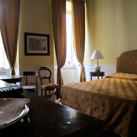 Relais Teatro Argentina לינה וארוחת בוקר רומא