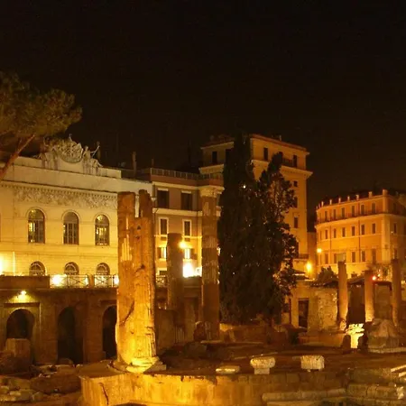 לינה וארוחת בוקר Relais Teatro Argentina